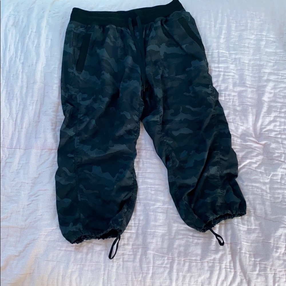 RBX Camo capris